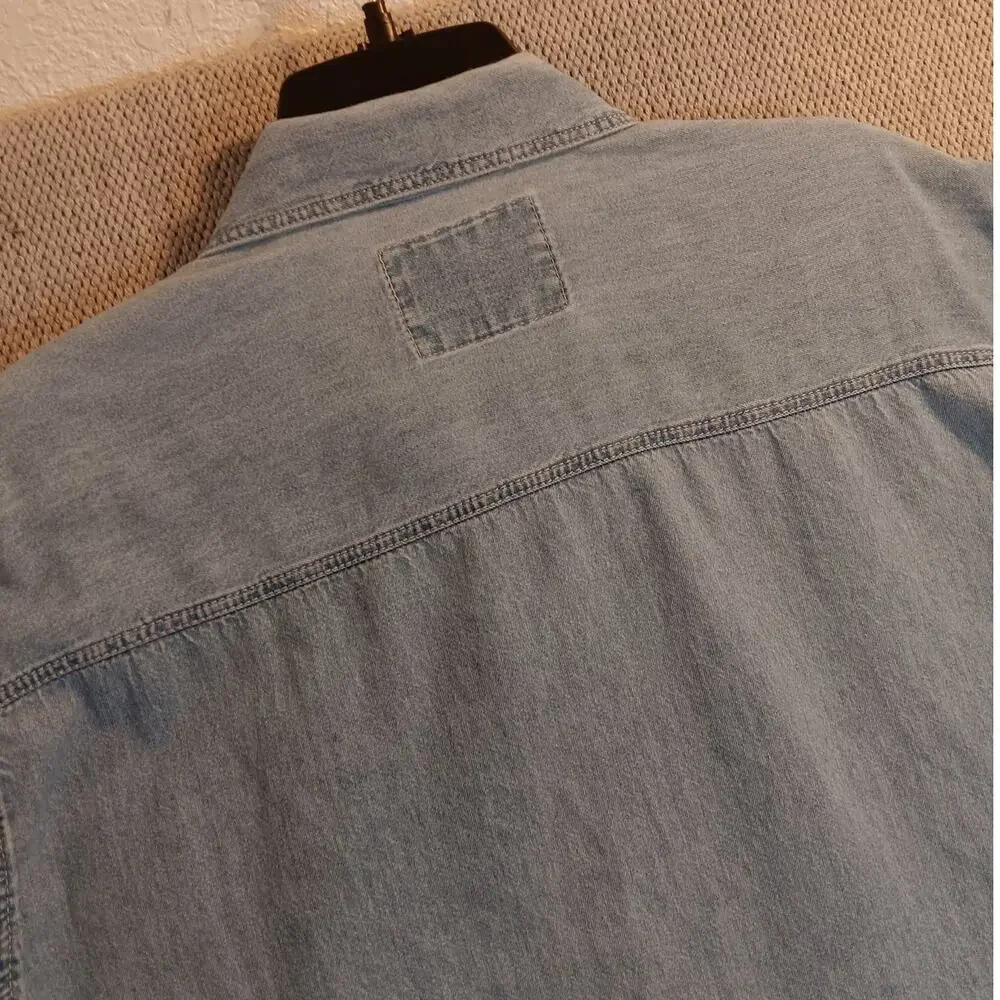 Levi's Vintage Denim Blue Tag‎ Shirt Men L Light Wash Stressed Short Sleeve Fade
